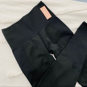 NWT ThirdLove Flex Seamless Compression Legging in black - medium